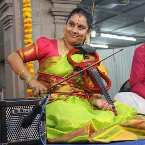 “பாதாம் அல்வாவும், உப்புருண்டையும்தான் அவருக்கான தட்சணை!” நெகிழும் குன்னக்குடியின் சிஷ்யை