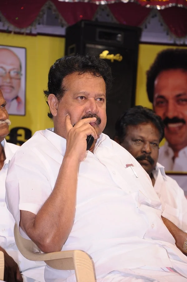 தி.மு.க. மீதான விமர்சனம் மற்றும் அலசல்... விகடன் பார்வை!