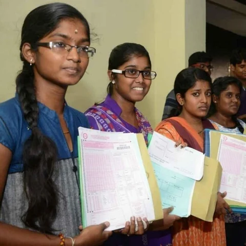 ப்ளஸ் டூ-க்குப் பிறகு என்ன படிக்கலாம், எங்கு படிக்கலாம்?