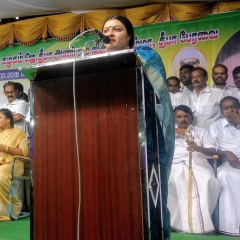 போயஸ்கார்டனை சி.பி.ஐ கைப்பற்றி விசாரித்தால் உண்மை வெளியே வரும்! - தீபா அதிரடி