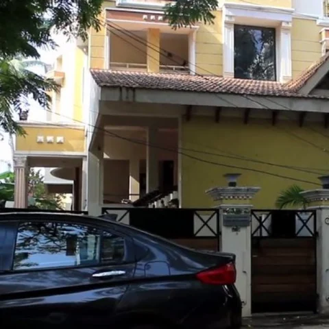 கம்ப்யூட்டர் லாக்கர் உடைப்பு; ஹார்டு டிஸ்க் அபேஸ்!- போலீஸுக்குக் கொள்ளையர்கள் சவால்