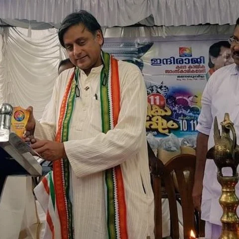தேச விரோத சக்திகள் மீதான நடவடிக்கைகள் குறித்து பிரதமர் மோடி மௌனம் கலையவேண்டும் - சசிதரூர்!