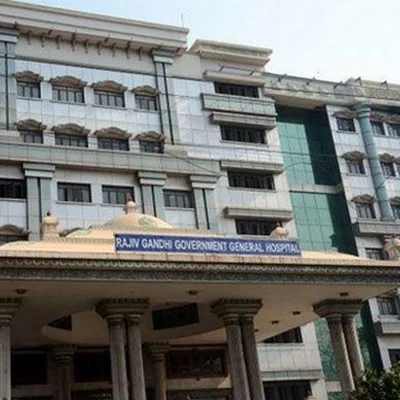 'அரசு மருத்துவமனை தீ விபத்தில் உயிரிழந்தவர்களின் குடும்பங்களுக்கு இழப்பீடு வழங்க வேண்டும்!'