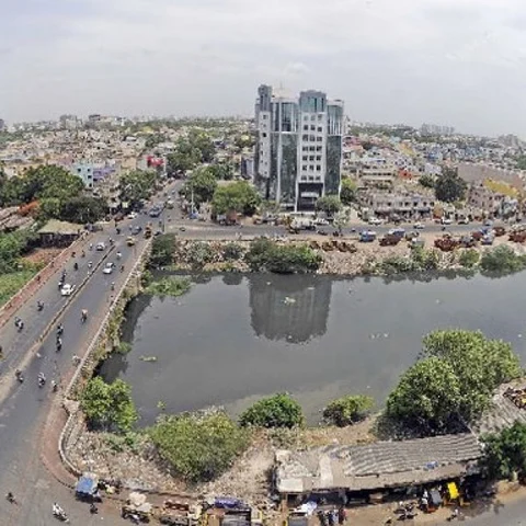 படகு சவாரி நடந்த கூவத்தை பாழாக்கி வெச்சது யாரு? - கூவத்தின் சோகக் கதை