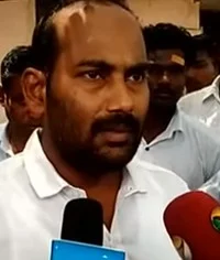 பள்ளி மாணவர்களுக்கு சூடுவைத்த ஆசிரியை கைது!