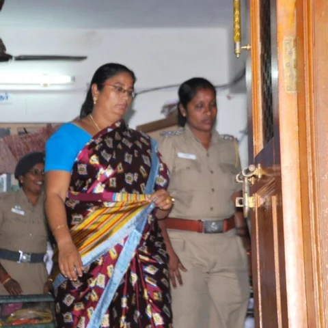 காமராஜர் பல்கலை-யில் நிர்மலா தேவிக்கு ஏ.சி அறை ஒதுக்கிய அதிகாரி! - ராமதாஸ் அதிர்ச்சி தகவல்
