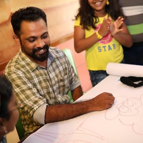 குழந்தைகளோடு விளையாடி படைப்புத்திறனை மேம்படுத்துவோம்!