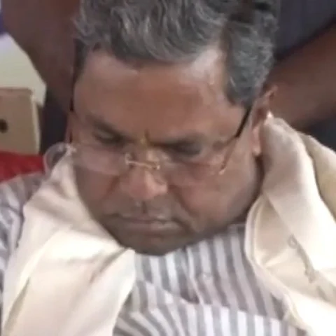 பரபரப்பாக நடைபெறும் கர்நாடகத் தேர்தல் பிரசாரம் - நிம்மதியாகத் தூங்கிய சித்தராமையா!