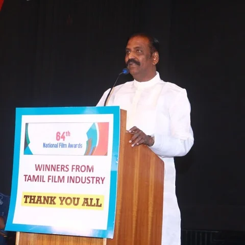 “ஏன் தேசிய விருதை ஏற்றுக்கொண்டேன்?” நெகிழ்சியுடன் பேசும் வைரமுத்து!