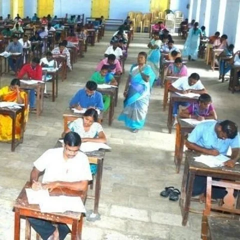 போட்டித் தேர்வு எழுத ஆர்வமுள்ள இளைஞர்களுக்கு தமிழக அரசு இலவசப் பயிற்சி!