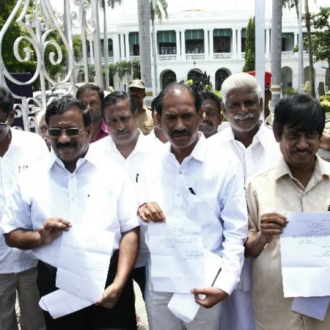 ”முதல்வரை பழிவாங்குகிறார் சபாநாயகர்!” - புதுச்சேரி நியமன எம்.எல்.ஏ-க்கள் அதிரடி!
