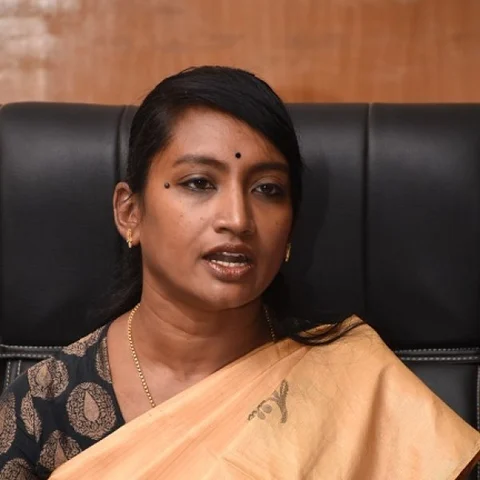 பணம் பறிமுதலில் நம்பர் ஒன் மாவட்டம்!- ஆம்புலன்ஸ், அமரர் ஊர்தியையும் விட்டுவைக்காத நீலகிரி கலெக்டர்!