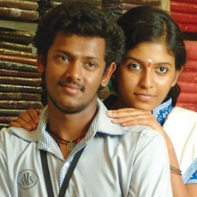 அங்காடித் தெரு படத்தில் மகேஷ், அஞ்சலி