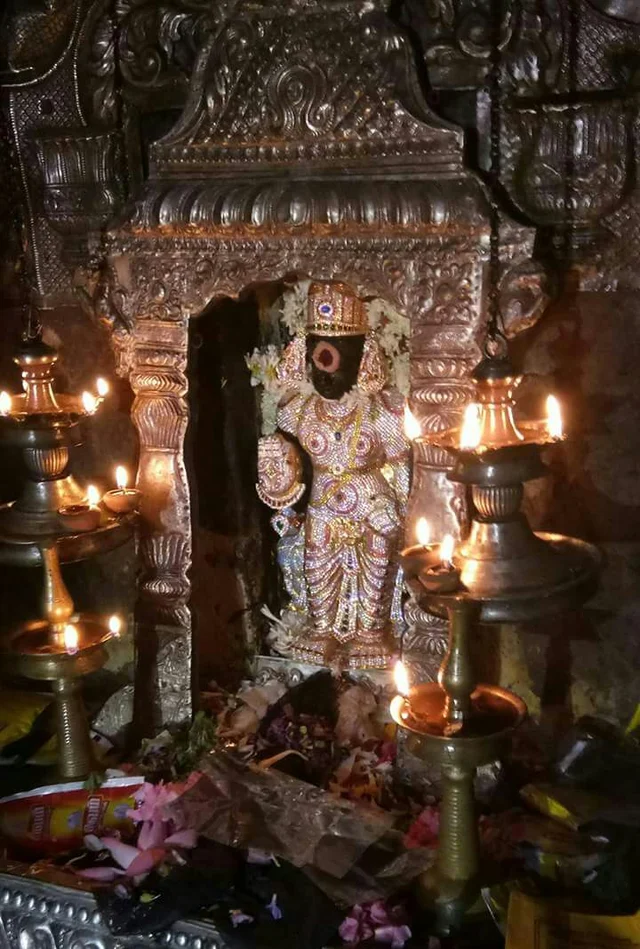 இடம்பெயர்ந்தார் சனிபகவான்! - இனி இரண்டரை ஆண்டுகள் தனுசில் சஞ்சரிப்பார்