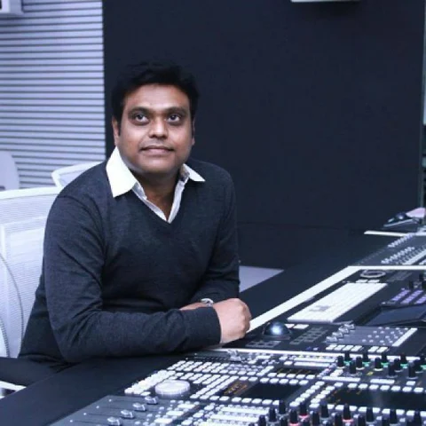 ஹாரிஸ் ஜெயராஜ்... மெலடியில் சிக்ஸர் வெளுக்கும் இசையுலகின் சேவாக்! #HBDHarris