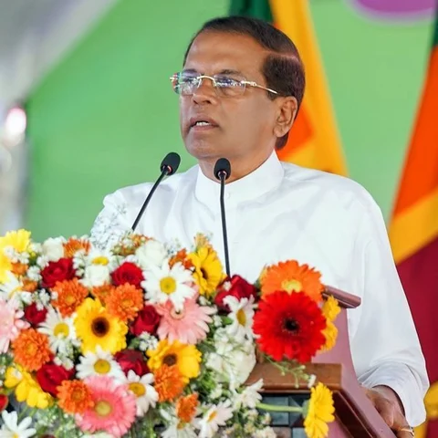 `விடுதலைப் புலிகள் மீதான பயத்தால் நாட்டைவிட்டு வெளியேறினோம்' - சிறிசேனா சொல்லும் அதிர்ச்சி பின்னணி!