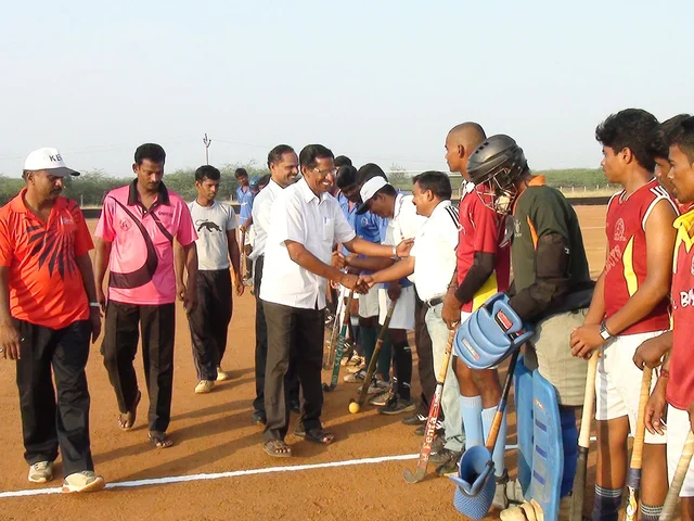 மாவட்டங்களுக்கிடையேயான ஹாக்கி போட்டி: சென்னை அணி வெற்றி (படங்கள்)