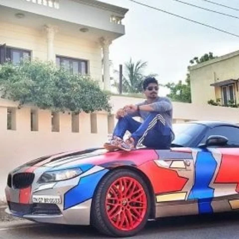 காதல் மனைவியுடன் காரில் எரிந்த அஷ்வின் சுந்தர்.. என்ன நடந்தது?