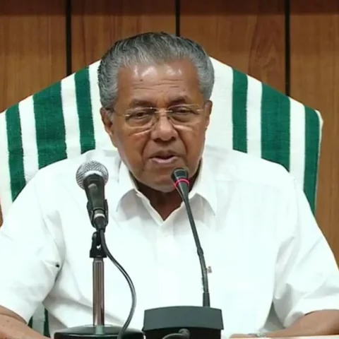 `மழை பாதிப்புகளைச் சரிசெய்ய ரூ.31,000 கோடி வேண்டும்!’ - கேரள முதல்வர் பினராயி விஜயன்