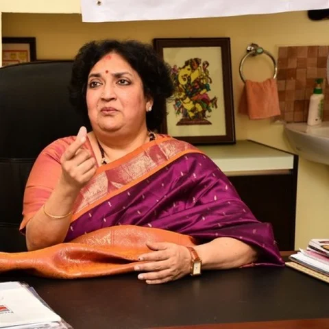 `ரூ.8 கோடியை எப்போ கொடுப்பீங்க?' - லதா ரஜினிக்கு கெடு விதித்த உச்ச நீதிமன்றம்
