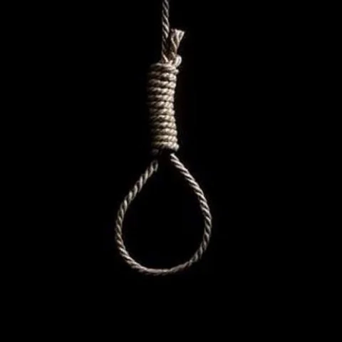 டெல்லியில் ஒரே குடும்பத்தைச் சேர்ந்த 11 பேர் உயிரிழப்பு.. கொலையா... மூடநம்பிக்கையா?