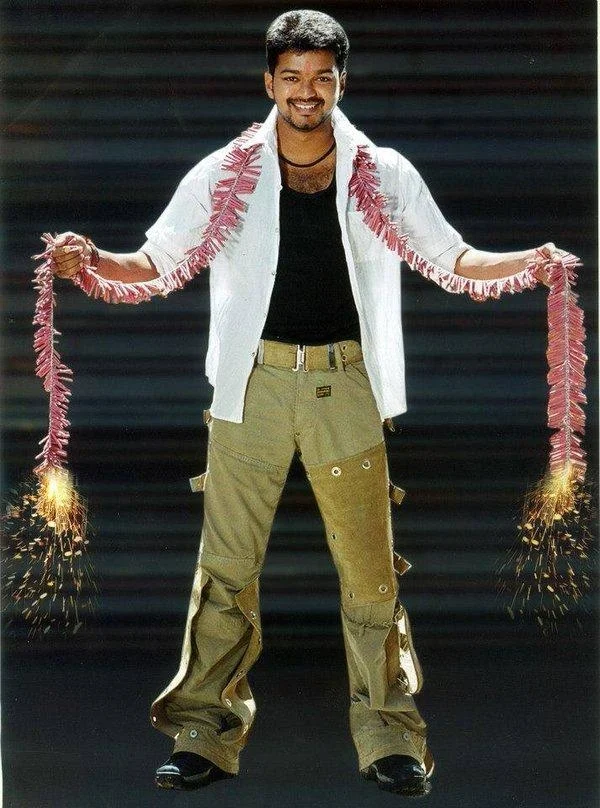 இப்படியெல்லாம் காஸ்ட்யூம்களை கண்டதுண்டா யுவர் ஹானர்? #FunnyCostumes