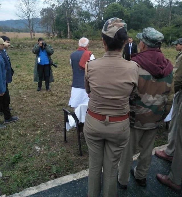 ‘புல்வாமா தாக்குதல் அன்று பிஸி ஷூட்டிங்கில் இருந்த பிரதமர்’ - ஆதாரத்தைக் காட்டும் காங்கிரஸ்