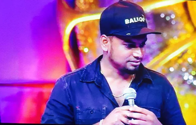 ரஜினியின் புது பேரன் முதல் ஜியோ ஆஃபரின் நிஜ பின்னணி வரை...! நேற்றைய ஹிட்ஹாட் செய்திகள்! #VikatanTopHits