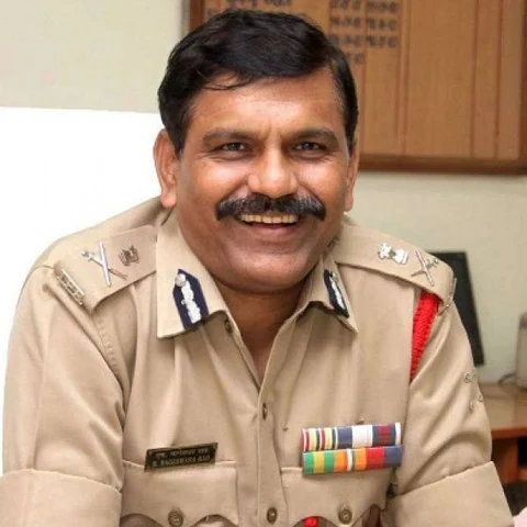 கட்டாய விடுப்பில் சிபிஐ அதிகாரிகள் - இடைக்கால அதிகாரியாக நாகேஷ்வர் ராவ் நியமனம்!