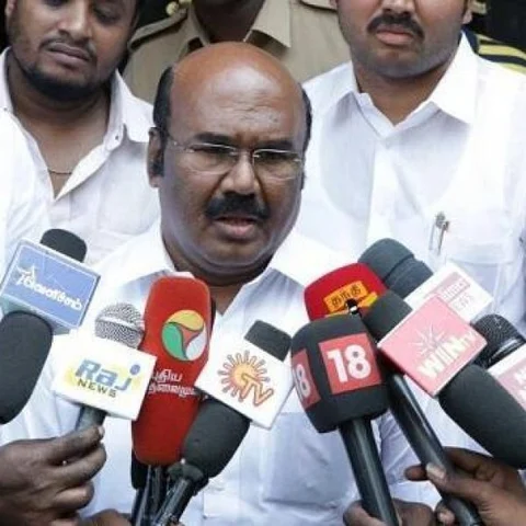 தினகரன் பங்காளியா... பகையாளியா?! - ஜெயக்குமார் பதில்