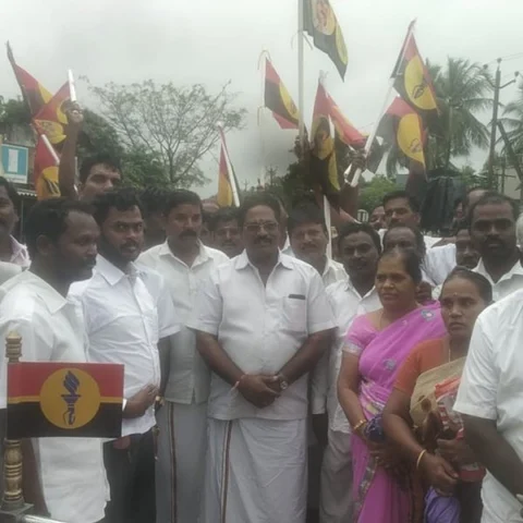 தே.மு.தி.க கல்வெட்டை உடைத்த தி.மு.க முன்னாள் எம்.எல்.ஏ மீது வழக்கு பதிவு!