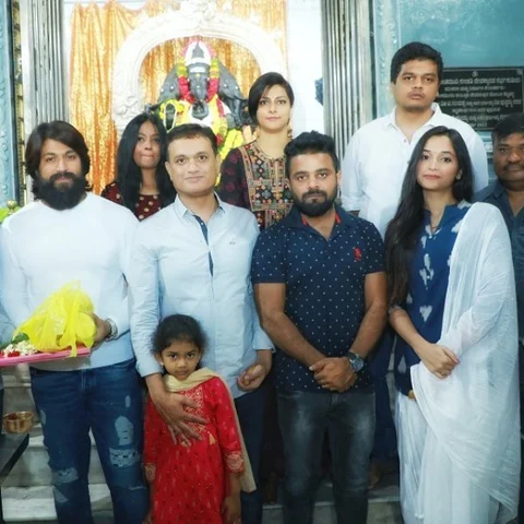 பெங்களூரில் தொடங்கியது `கே ஜி எஃப் 2' ஷூட்டிங்!