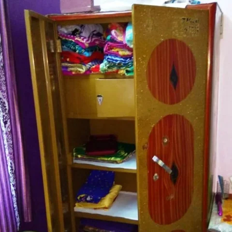`இரவு நேரத்துல வீட்டுல சத்தம் கேட்குது, உடனே வாங்க!'- பதறி வந்த பெண்ணுக்குக் கிடைத்த அதிர்ச்சி