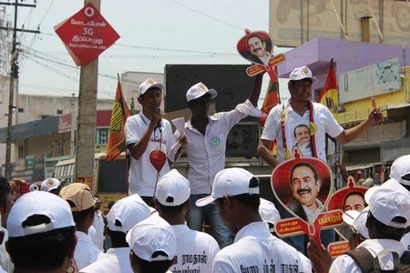 வைகோவுக்கு ஆதரவாக மறுமலர்ச்சி இணையதள நண்பர்கள் வாக்கு சேகரிப்பு!
