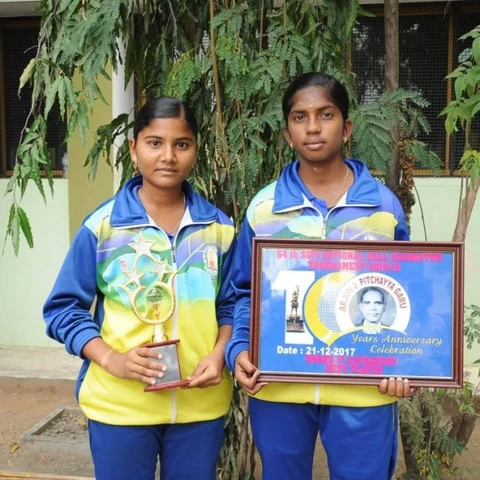 `உலகளவில் விளையாட வேண்டும்’ - பால் பேட்மின்டனில் சாதிக்கும் ஈரோடு வீராங்கனைகள்!