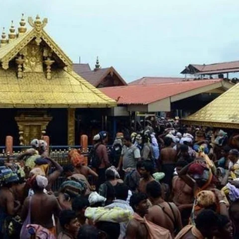 சபரிமலை விவகாரத்தை தேர்தல் பிரசாரத்துக்கு பயன்படுத்த தடை - எதிர்கட்சிகள் கடும் எதிர்ப்பு!