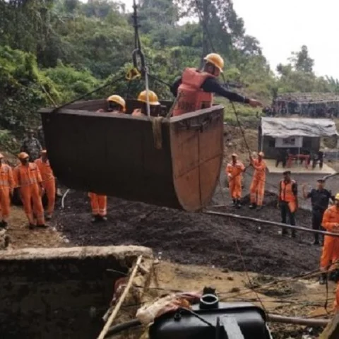 மேகாலயா சுரங்க விபத்து - தொழிலாளர் குடும்பத்துக்கு தலா ஒரு லட்சம் அறிவிப்பு