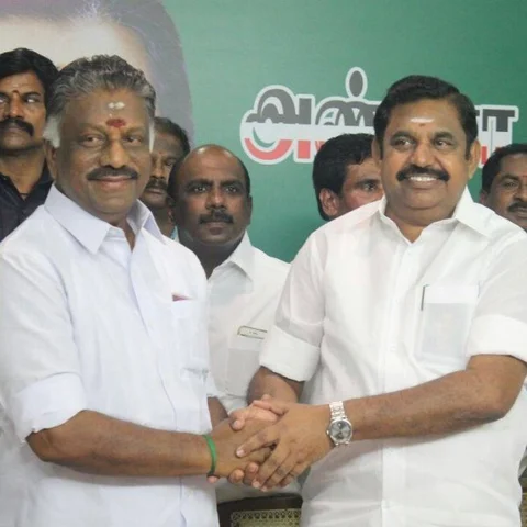 ‘அடுத்து தினகரன்தான்!’ டெல்லி சிக்னலுக்காக காத்திருக்கும் எடப்பாடி பழனிசாமி