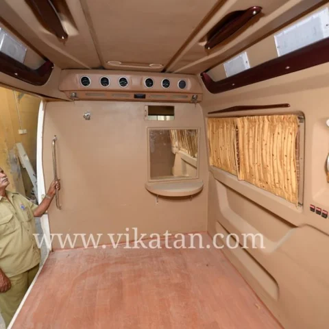 ஜெயலலிதாவின் பிரசார வாகனம் ஓ.பி.எஸ்ஸுக்கா; ஈ.பி.எஸ்ஸுக்கா?