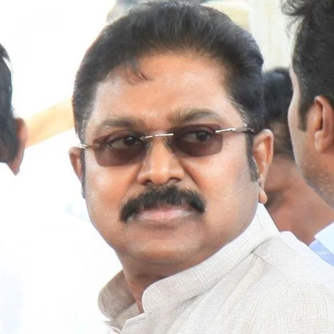 உதயமாகிறதா எம்.ஜி.ஆர் அம்மா கழகம்? - டி.டி.வி.தினகரனின் `50,000’ பிளான்