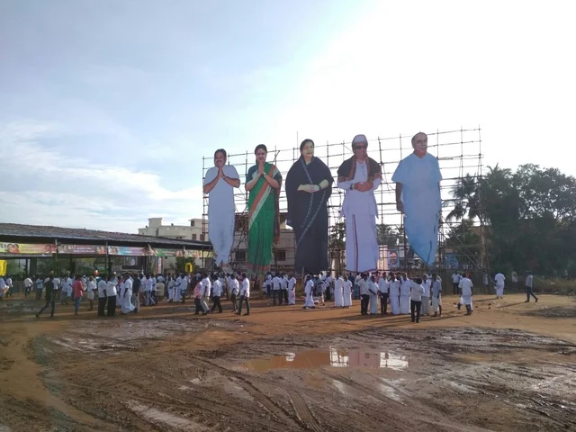 `அம்மா மக்கள் முன்னேற்றக்கழகம்' என்ற இயக்கத்தை அறிவித்தார் தினகரன்! #TTVDinakaran #LiveUpdates