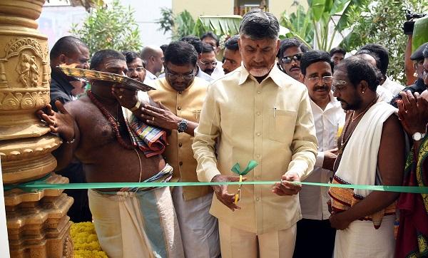 4 லட்சம் வீடுகளுக்கு ஒரே நாளில் கிரகபிரவேசம்! - ஏழை மக்களுக்காக ஆந்திர முதல்வரின் அசத்தல் திட்டம்