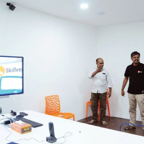 டெக்ஜாம்பவான்கள்! - #LetStartup - வேலை ரெடி... நீங்க ரெடியா..?