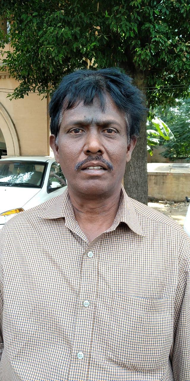 `நாங்கள் அழிக்கப்பட்டதால் அநாதைகளாக நிற்கிறோம்!'- சினிமா ஆப்பரேட்டர்கள் கண்ணீர்