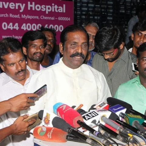 `கருணாநிதி மீண்டு வருவார்’ -கவிஞர் வைரமுத்து நம்பிக்கை