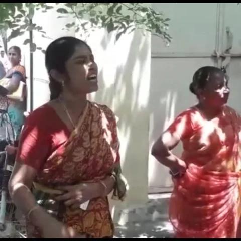 `என் மகன் எந்தத் தப்பும் பண்ணல!' - பொள்ளாச்சி நீதிமன்ற வளாகத்தில் ஆவேசப்பட்ட திருநாவுக்கரசின் தாய்