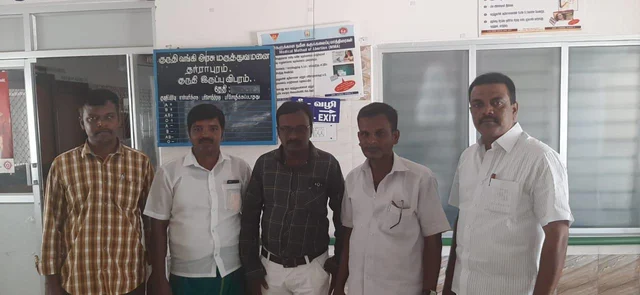 நிறைமாத கர்ப்பிணிக்கு ரத்தம் கொடுக்க ரமலான் நோன்பை முடித்துக்கொண்ட கரூர் சகோதரர்கள்! - குவியும் பாராட்டுகள்