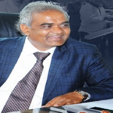 கார்களும் வீடுகளும் போனஸ்... அள்ளிக் கொடுக்கும் சவ்ஜி தோலாக்கியா யார்?!