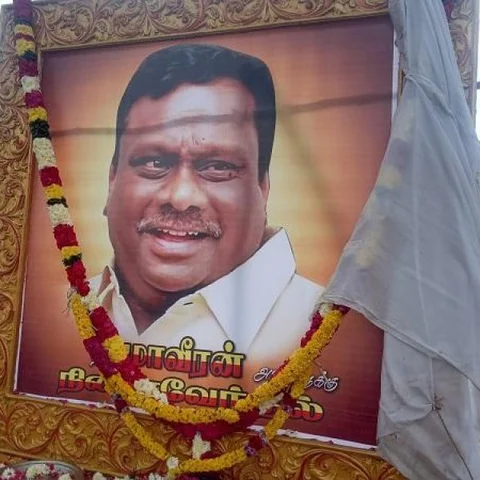`பிரமாண்டமா கொண்டாட இருந்தோம், தடுத்துட்டாங்க!’ - ராமதாஸ் மீது பாயும் காடுவெட்டி குரு ஆதரவாளர்