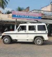 எஸ்.ஐ.க்கு பளார்: குடிமகனை காய்ச்சி எடுத்த போலீஸ்